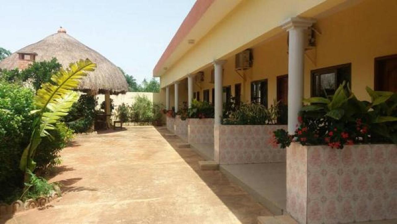 مبيت وإفطار Abomey Chez Sabine المظهر الخارجي الصورة