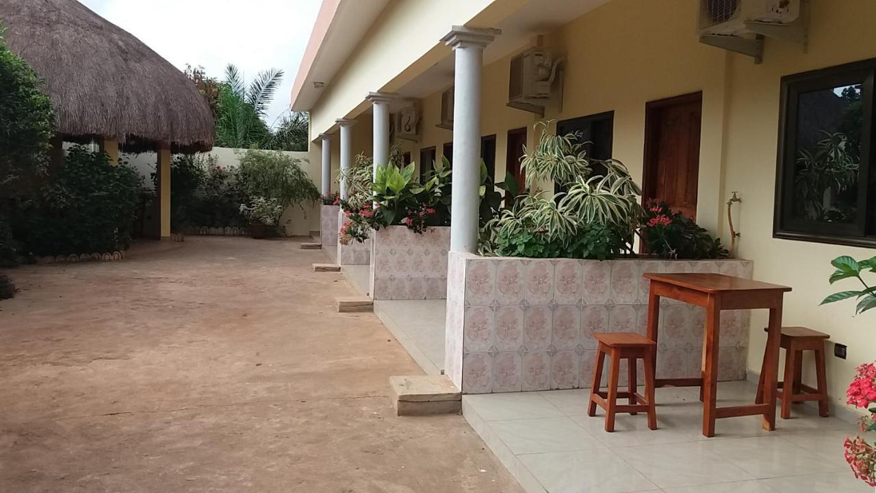 مبيت وإفطار Abomey Chez Sabine المظهر الخارجي الصورة